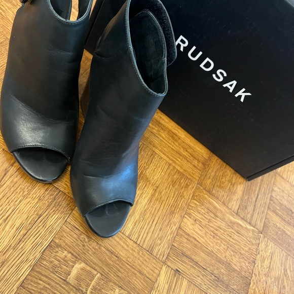 Sandals - Picture 3 of 6